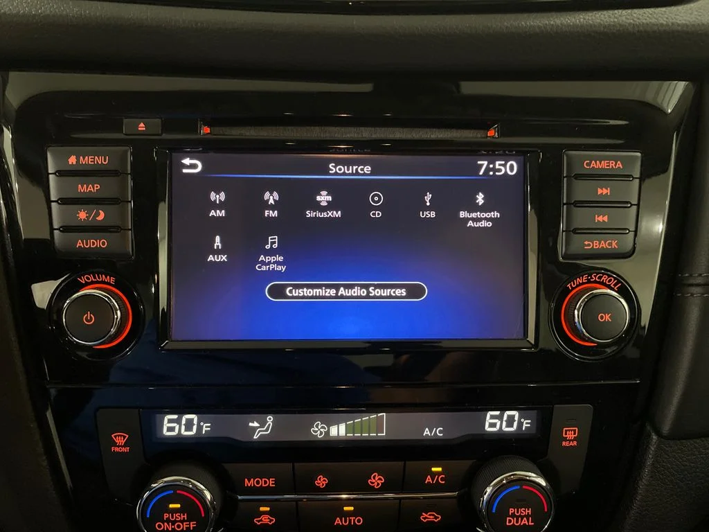 Used 2020 Gun Metallic Nissan SL image 18
