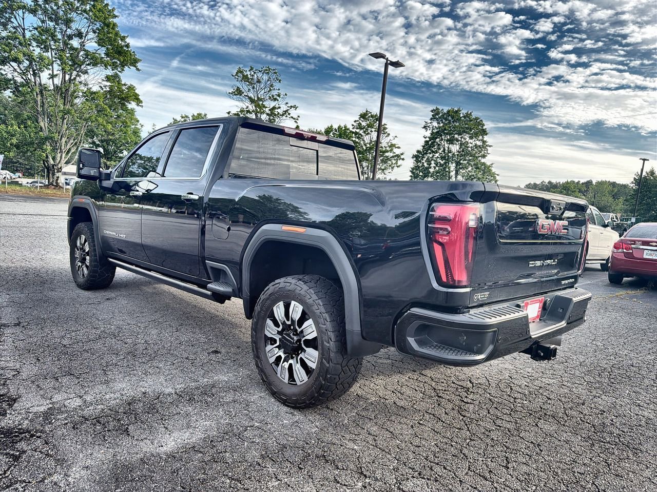 Used 2024 Onyx Black GMC Denali image 6