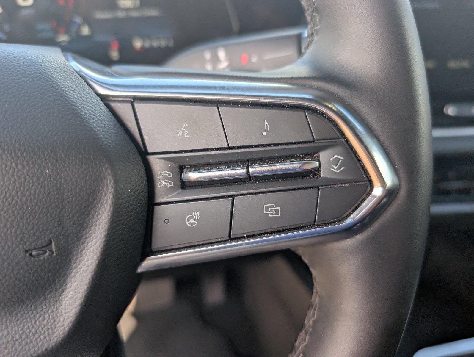 Used 2025 Cacti Green Chevrolet LT image 23