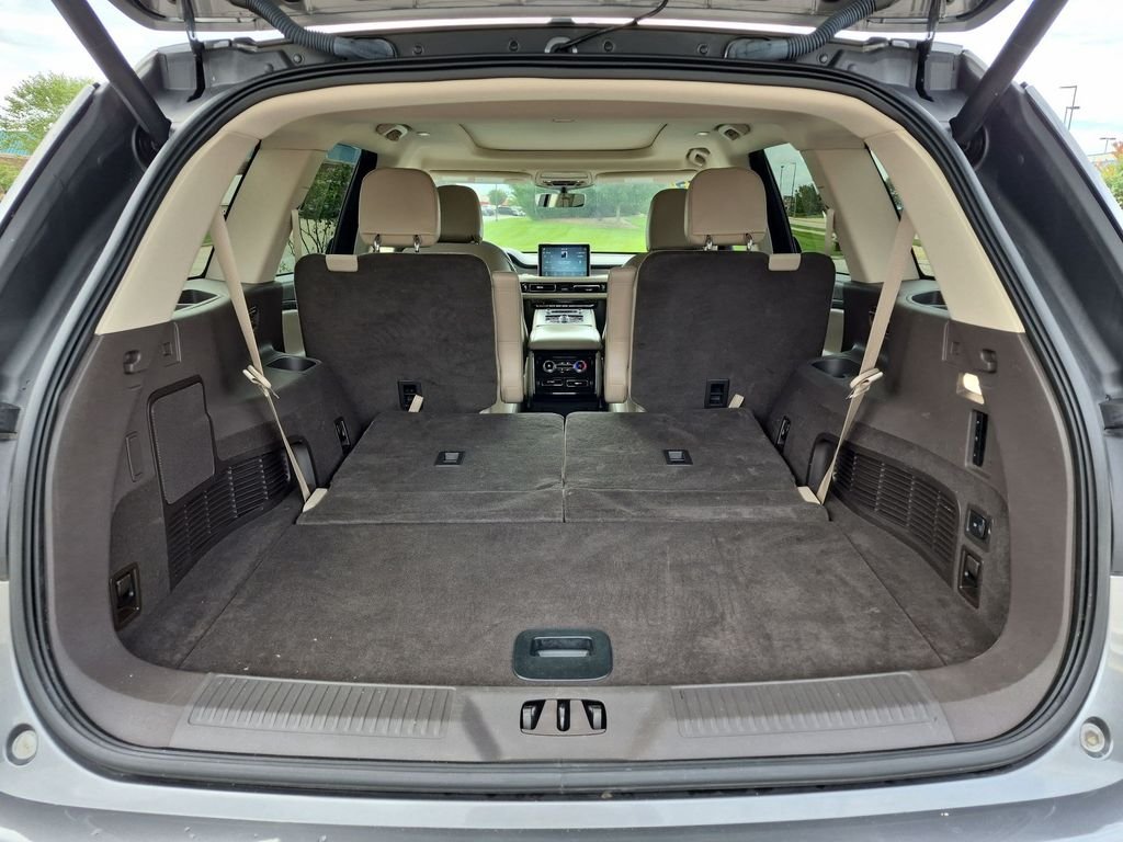 Used 2023 Gray Lincoln Standard image 30