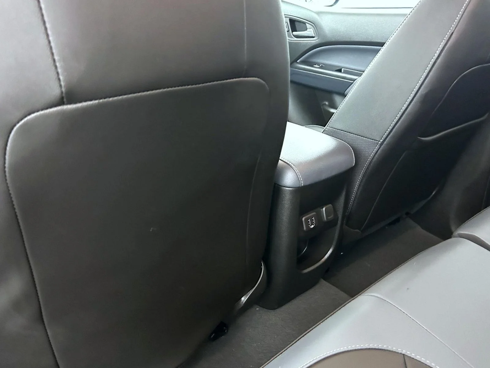 Used 2022 Black Chevrolet Z71 image 21