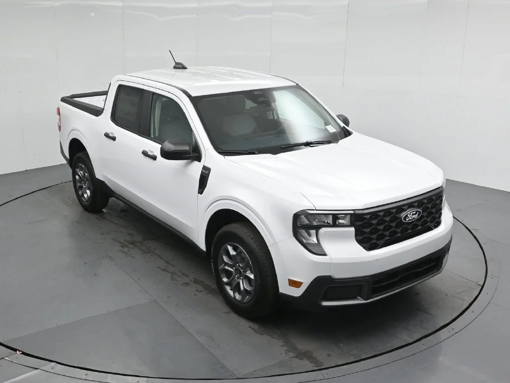 New 2026 Oxford White Ford XLT image 34
