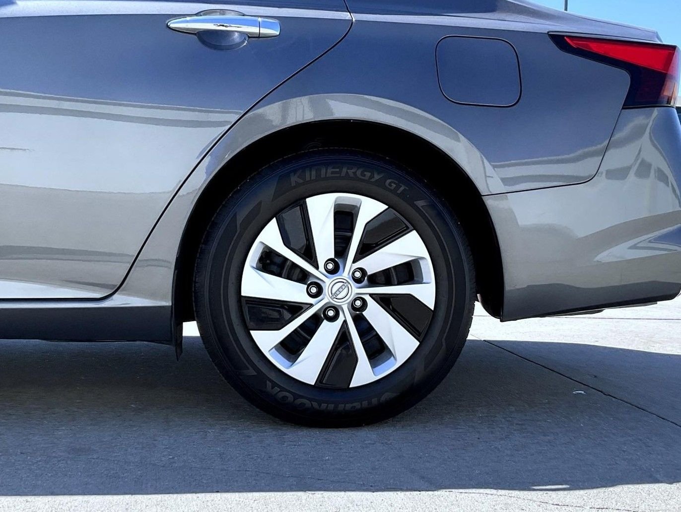 2025 Nissan Altima S - Photo 23