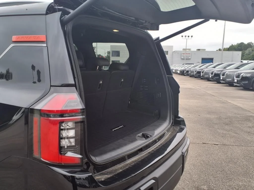 2025 Nissan Armada PRO-4X - Photo 9