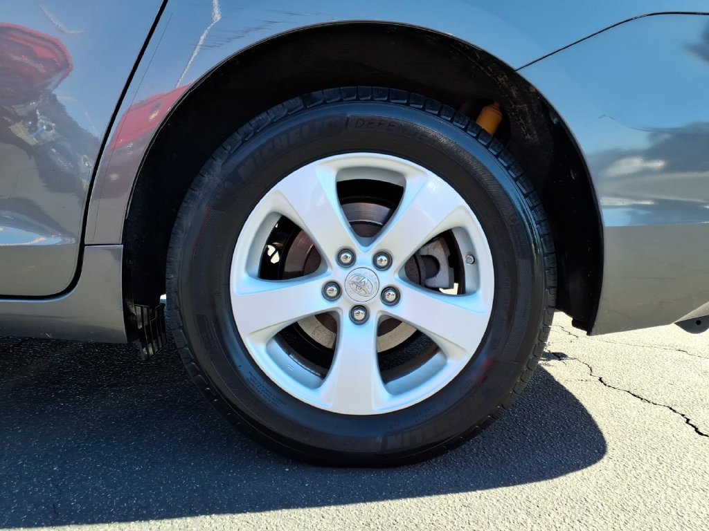 Used 2012 Predawn Gray Mica Toyota Base image 20