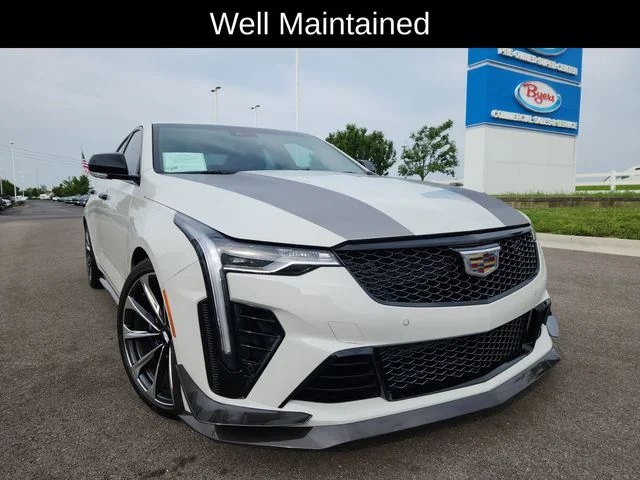 Used 2022 White Cadillac V-Series image 15