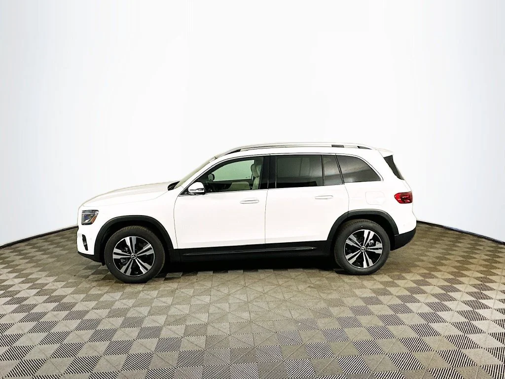 Used 2026 White Mercedes-Benz GLB 250 image 4