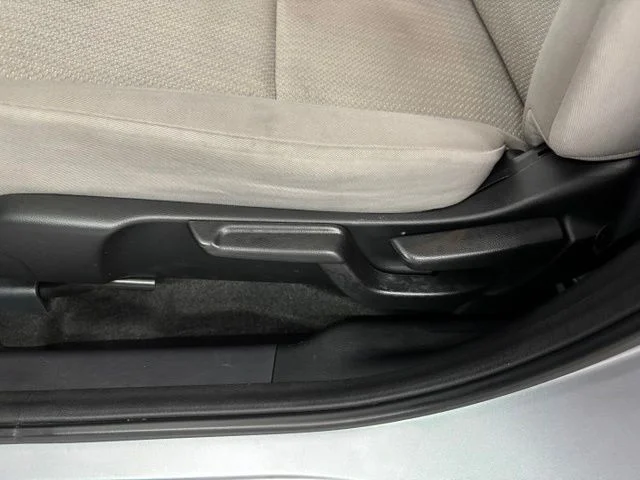 Used 2017 Lunar Silver Metallic Honda LX image 9