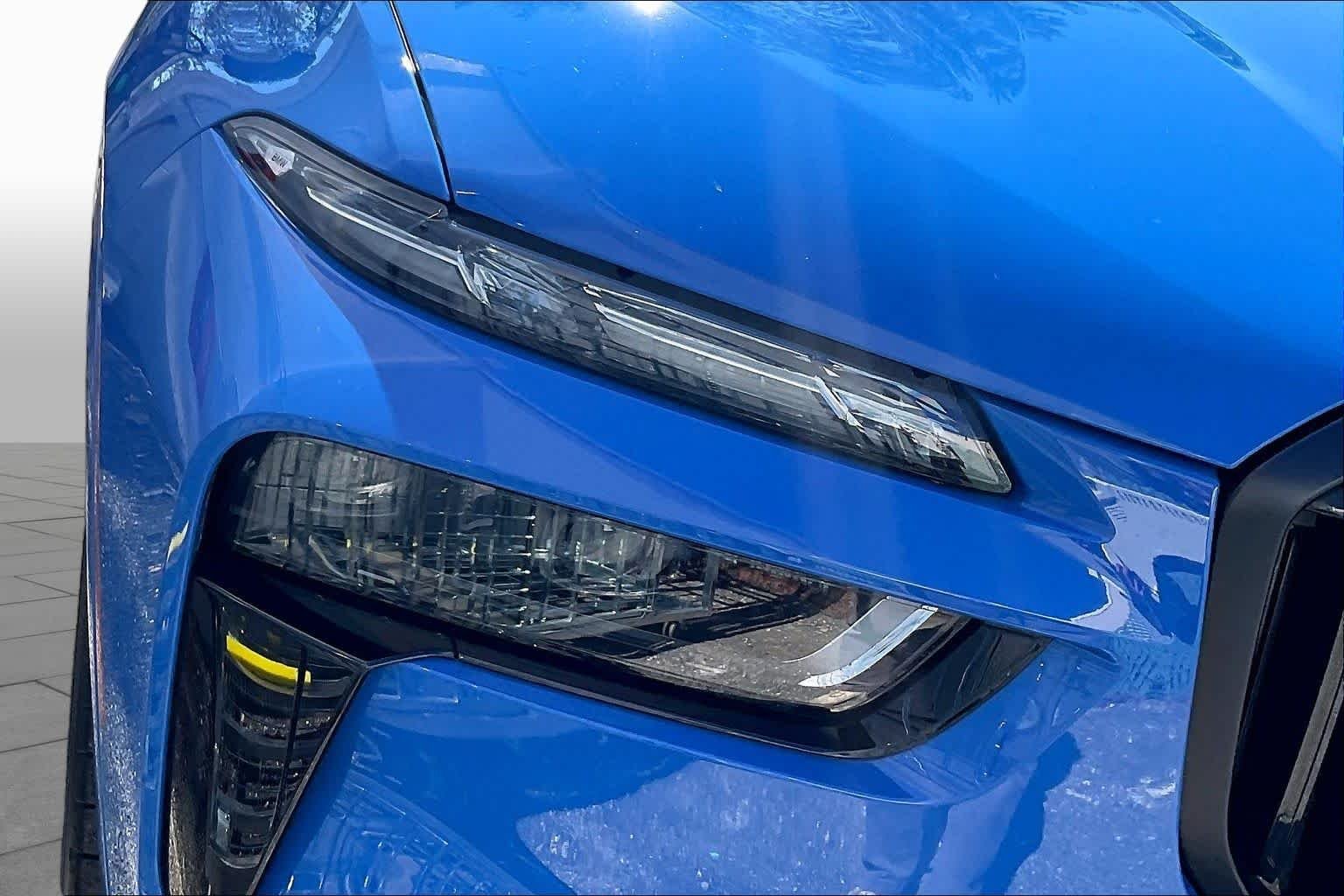 Used 2026 Santorini Blue BMW xDrive40i image 29