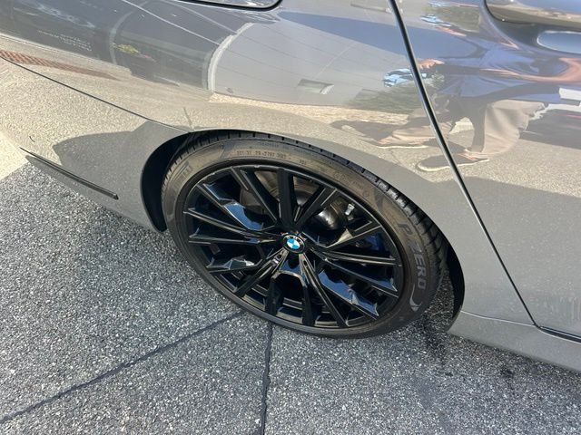 Used 2022 Gray BMW 750i xDrive image 26