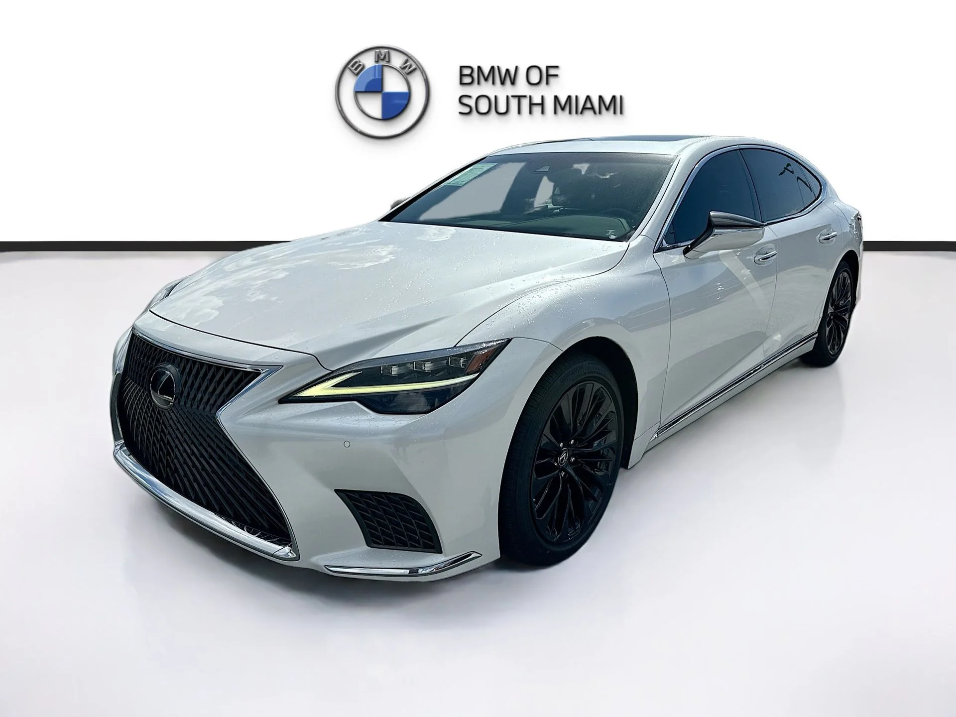 Used 2023 White Lexus 500 Base image 3
