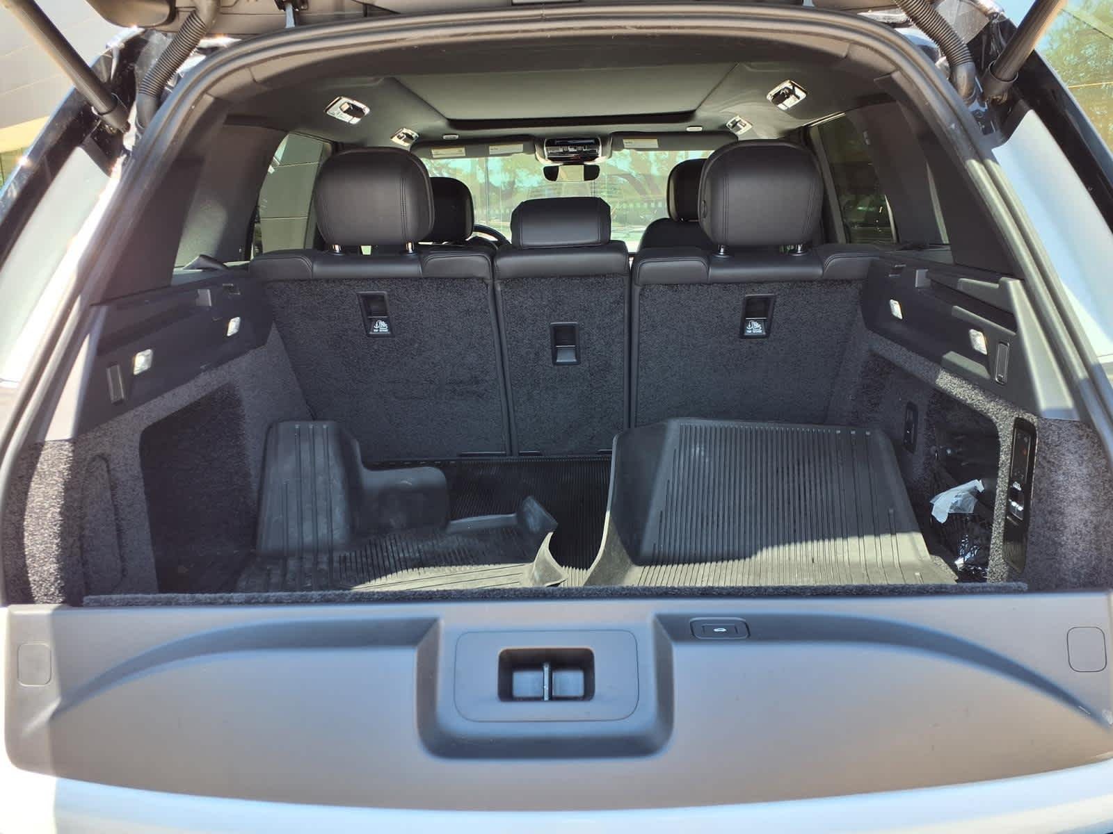2025 Land Rover Range Rover SE - Photo 28