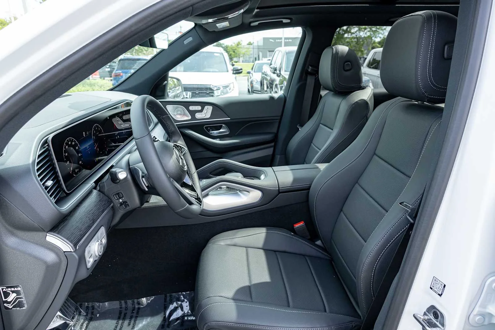 New 2026 MANUFAKTUR Moonlight White magno Mercedes-Benz GLE 450 image 24