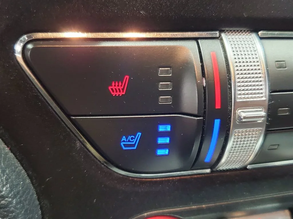 2018 Ford Mustang EcoBoost Premium - Photo 25