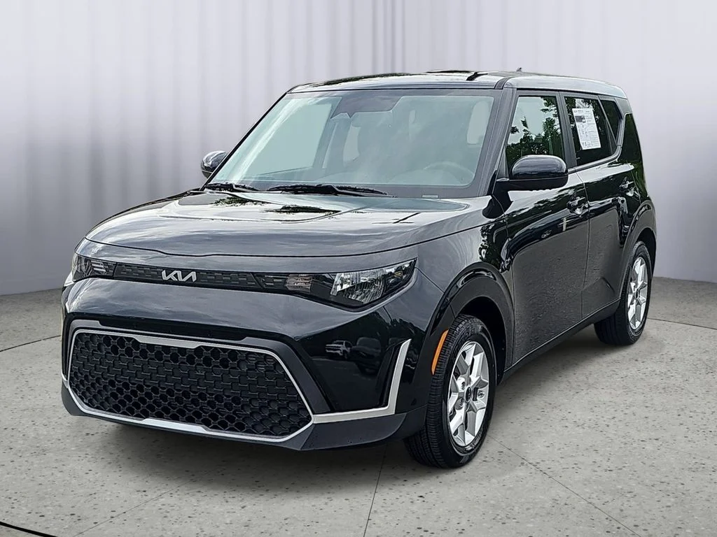 Used 2025 Black Kia LX image 7