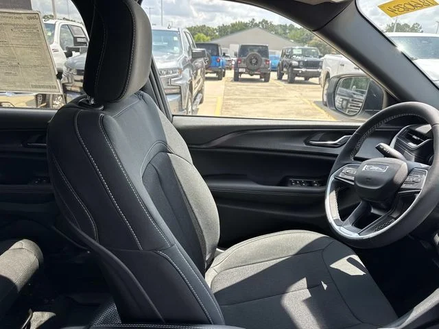 New 2026 White Jeep Laredo X image 12