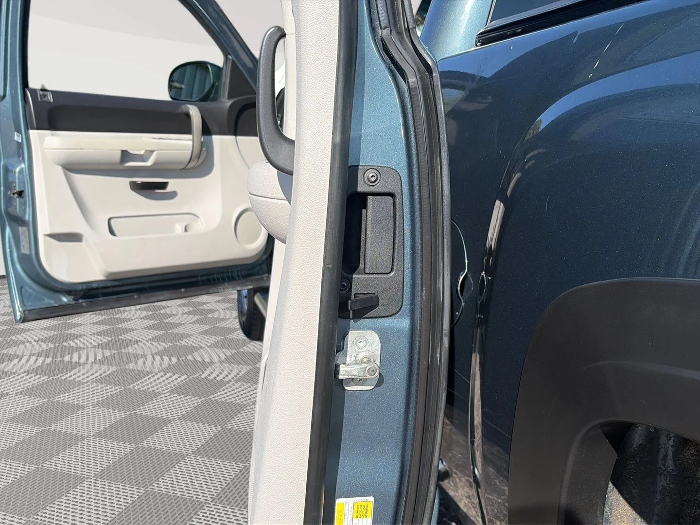 Used 2009 Blue Granite Metallic Chevrolet LT image 14
