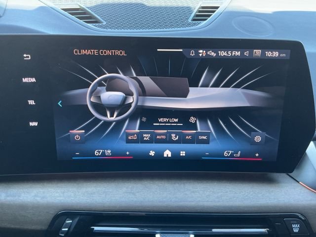 Used 2025 White BMW xDrive28i image 17