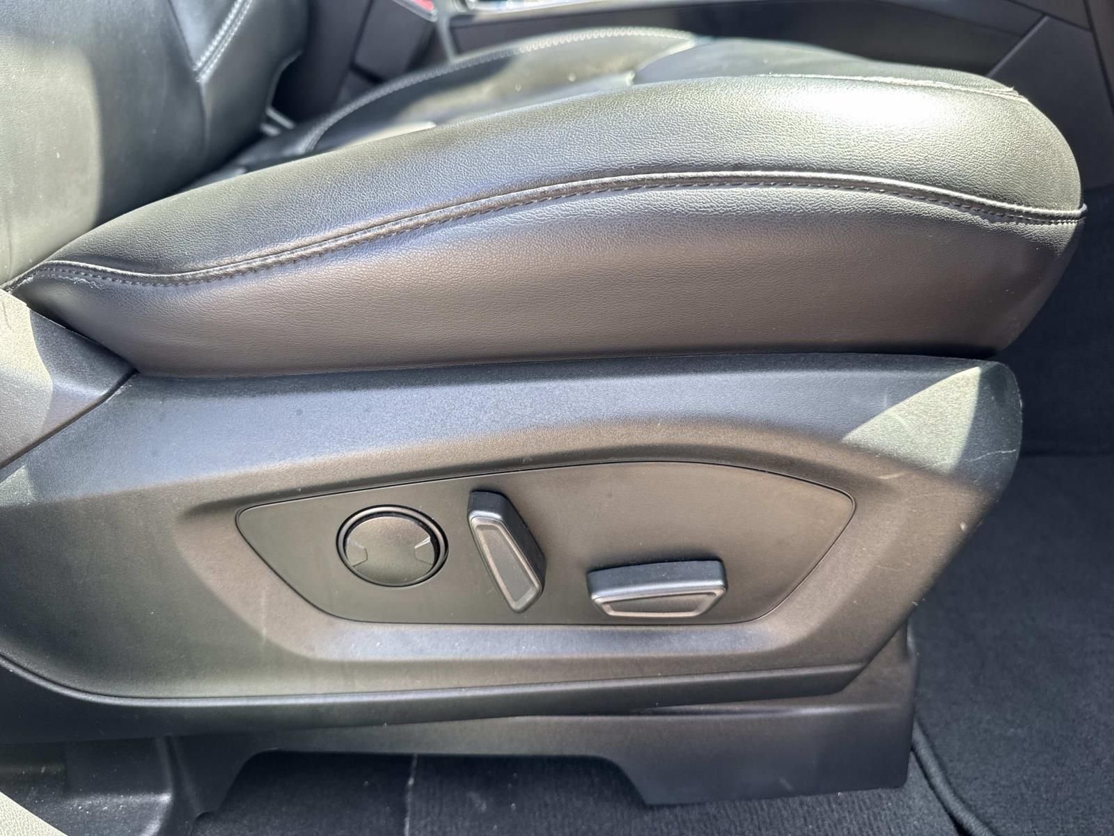 Used 2022 Black Ford XLT image 14