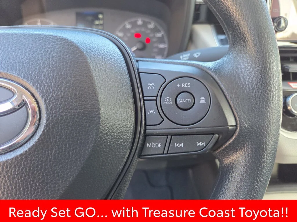 Certified Used 2025  Toyota LE image 31