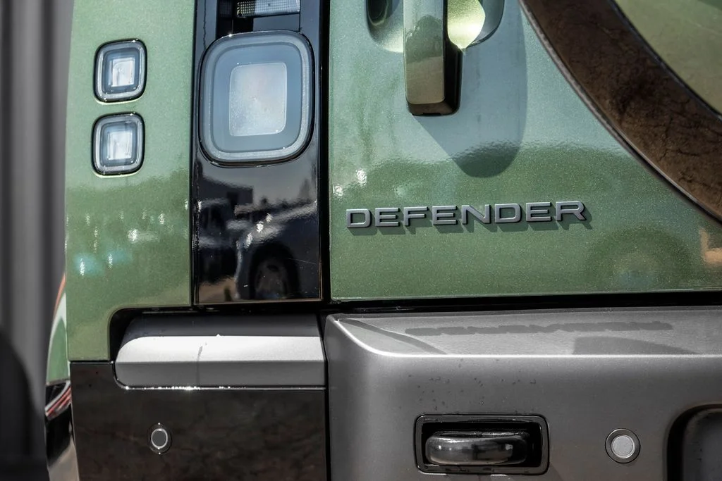 New 2026 Woolstone Green Land Rover X-Dynamic SE image 8