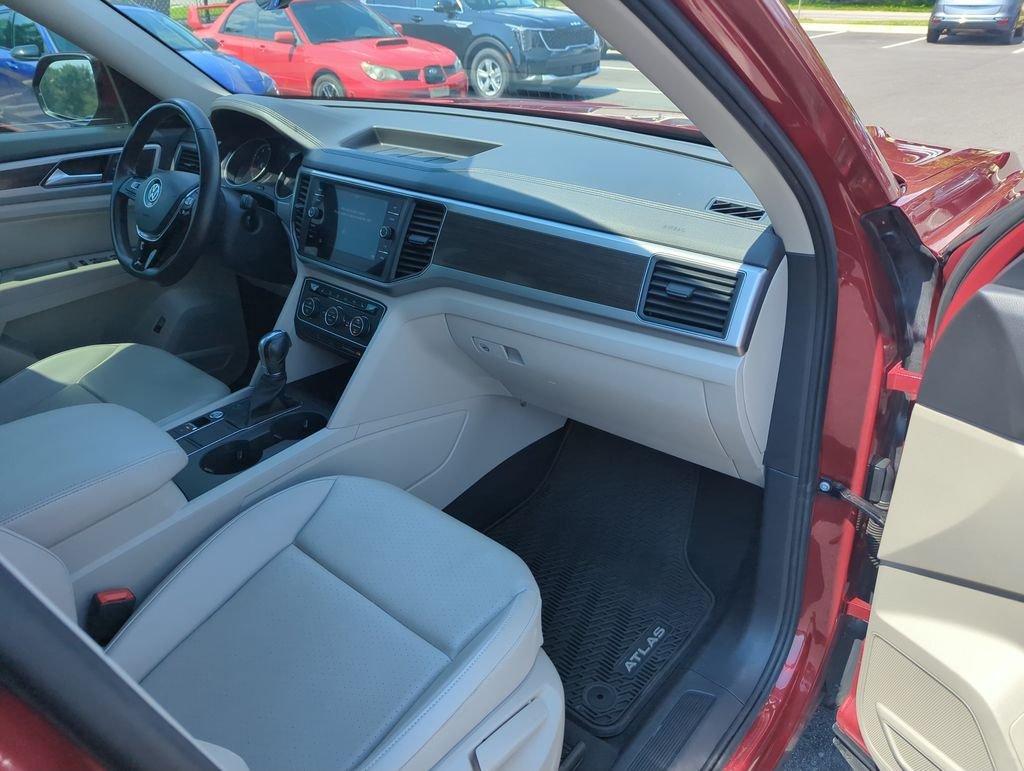 Used 2018  Volkswagen 3.6L V6 SE image 38