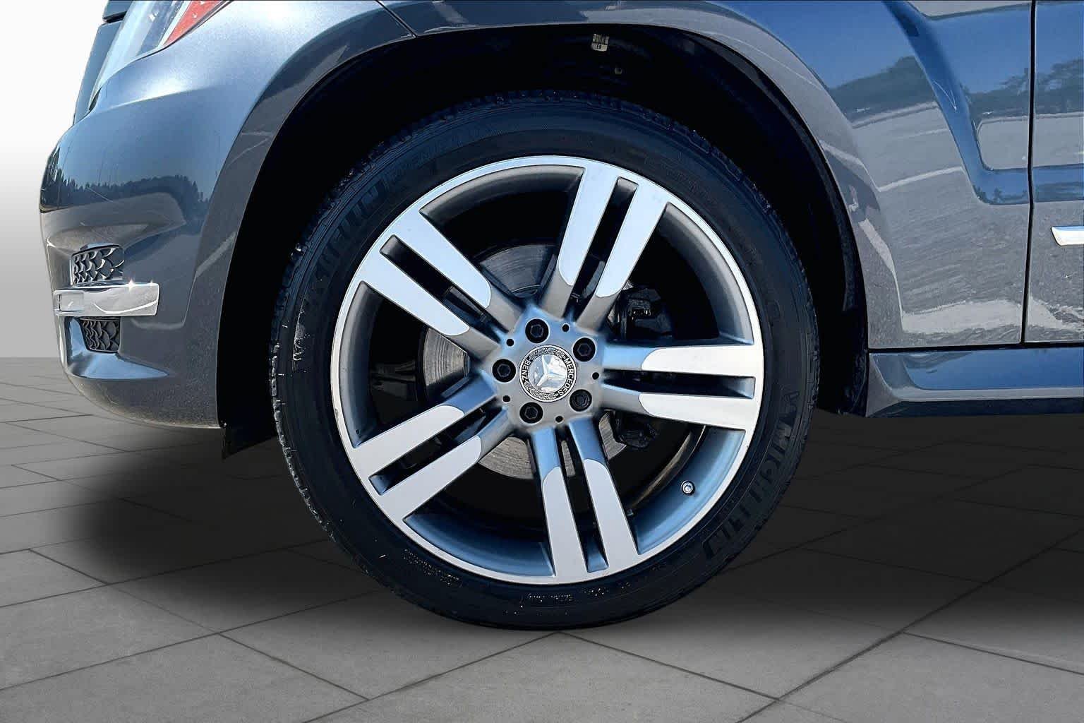 Used 2015 Steel Gray Metallic Mercedes-Benz GLK 350 image 11