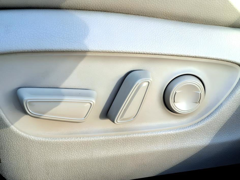 Used 2023 Pearl Toyota XLE image 18