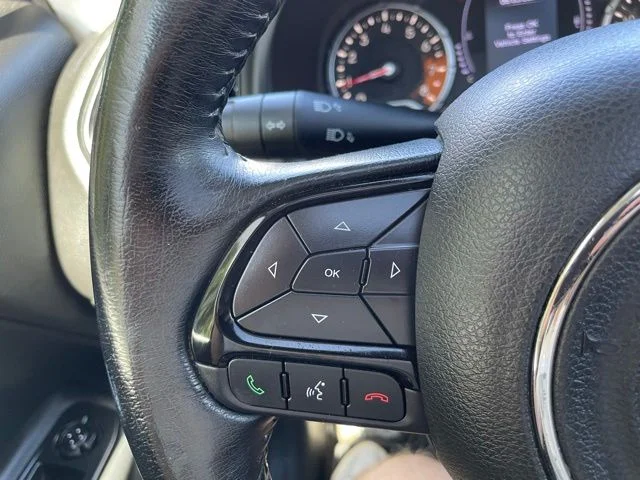 Used 2018 Blue Jeep Latitude image 14
