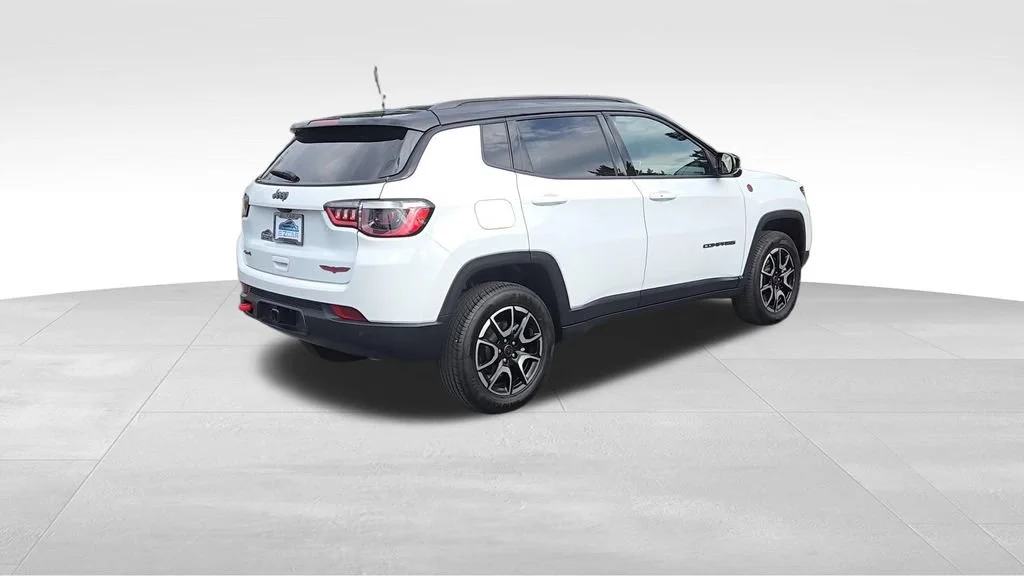 Used 2025 White Jeep Trailhawk image 8