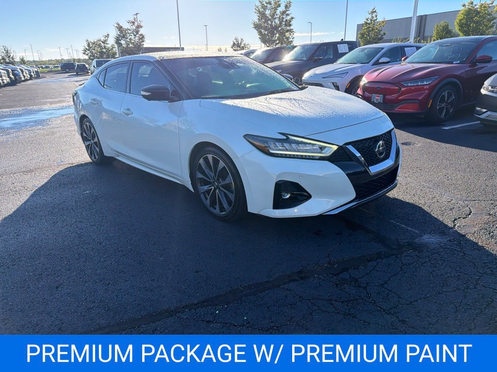 Used 2019 White Nissan SR image 1