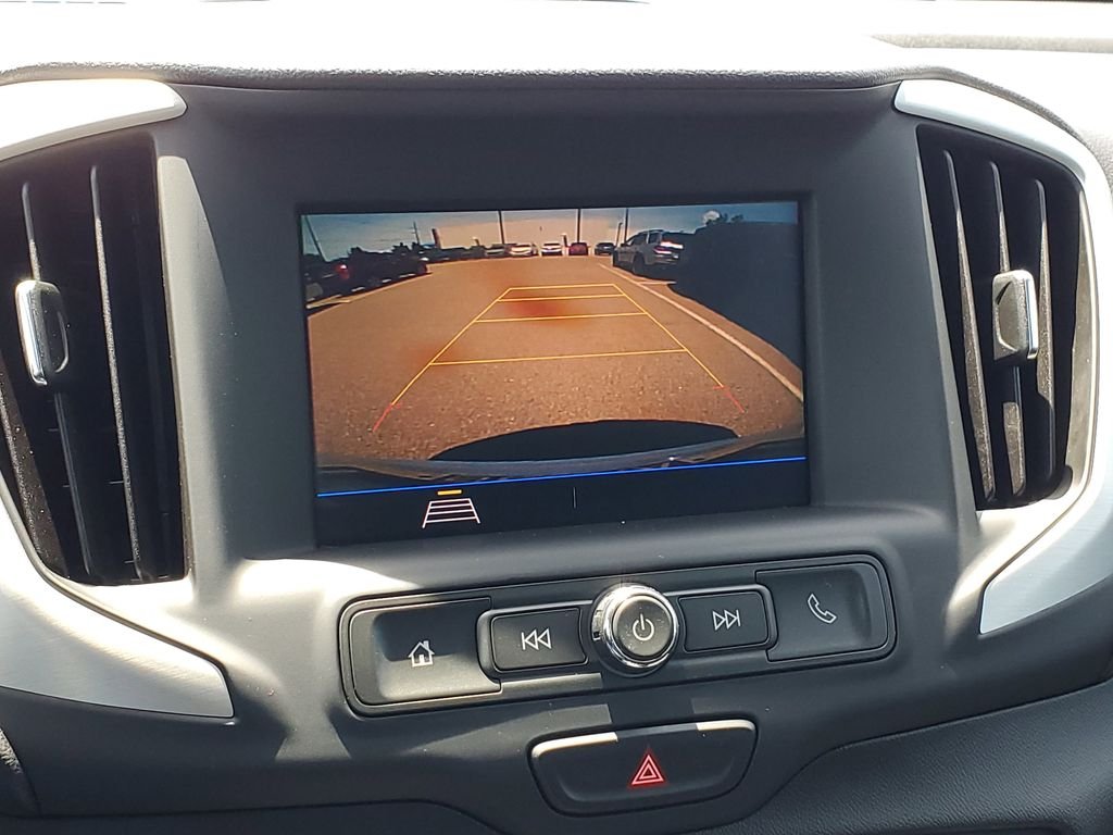 Used 2021 White GMC SLE image 25