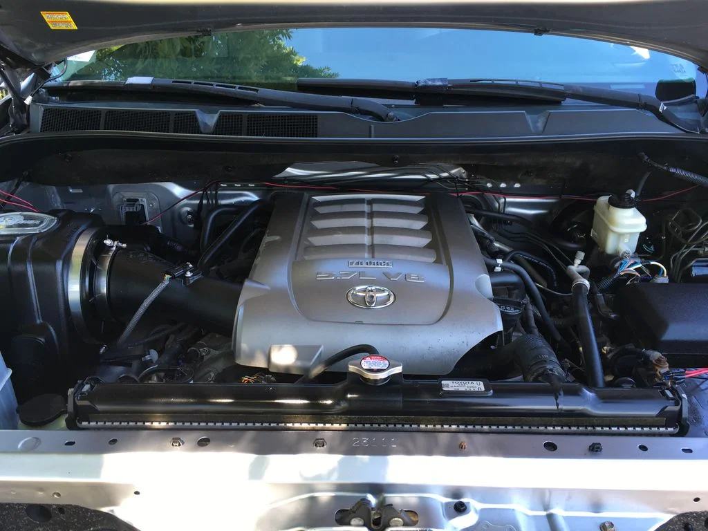 Used 2010 Silver Toyota Limited image 14