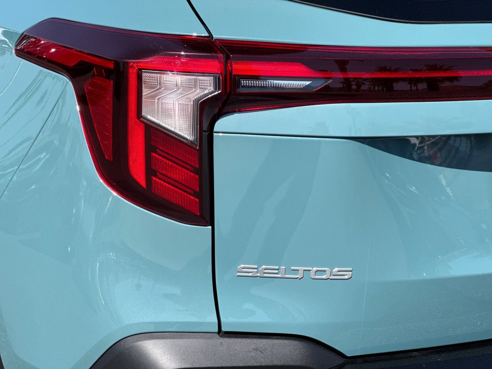 New 2026 Pluton Blue / Black Roof Kia S image 32