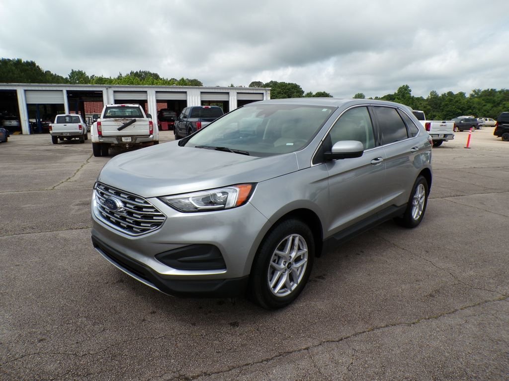 Used 2024 Silver Metallic Ford SEL image 3