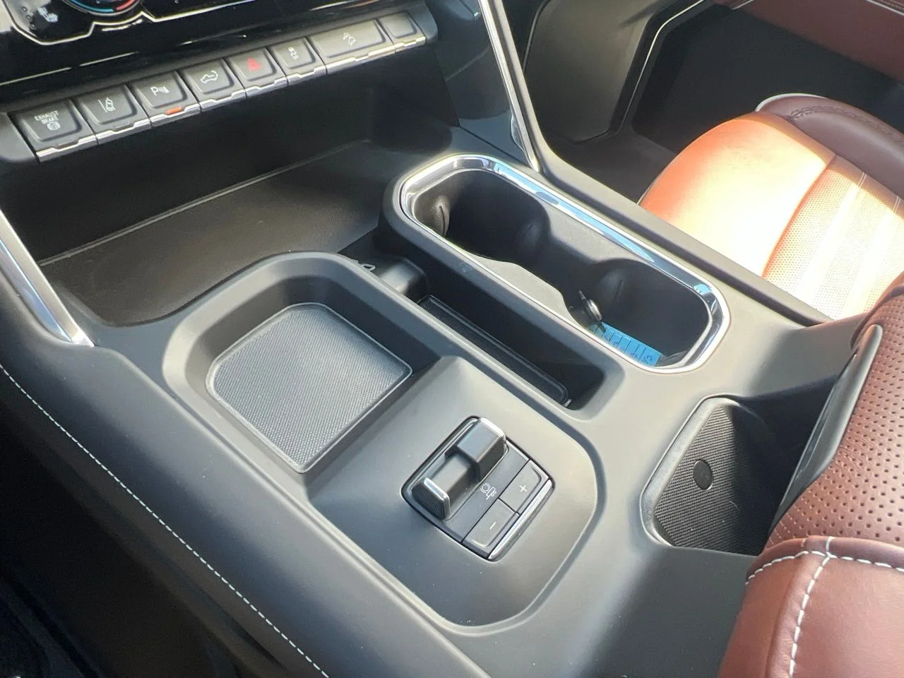 Used 2024 Silver GMC Denali Ultimate image 39
