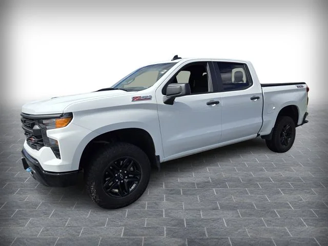 Used 2025 White Chevrolet Custom Trail Boss image 3