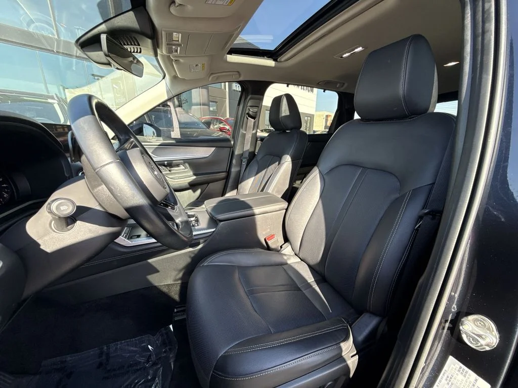 Used 2024 Blue Mazda Preferred image 11