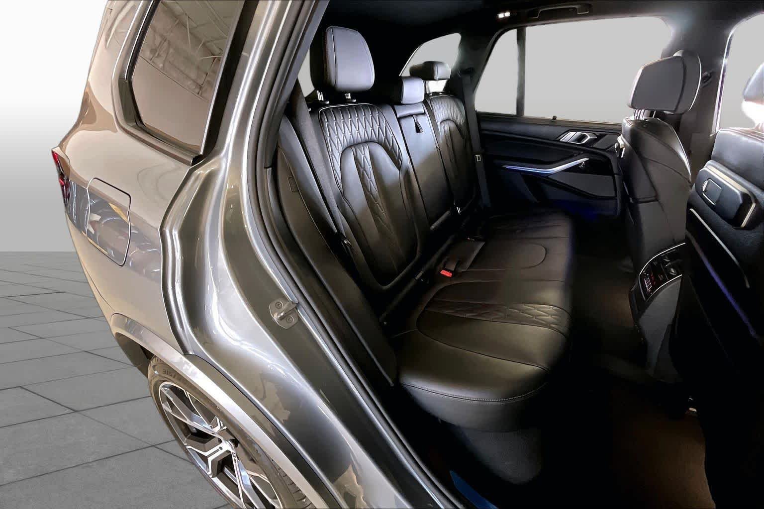 Used 2025 Skyscraper Grey Metallic BMW xDrive50e image 18