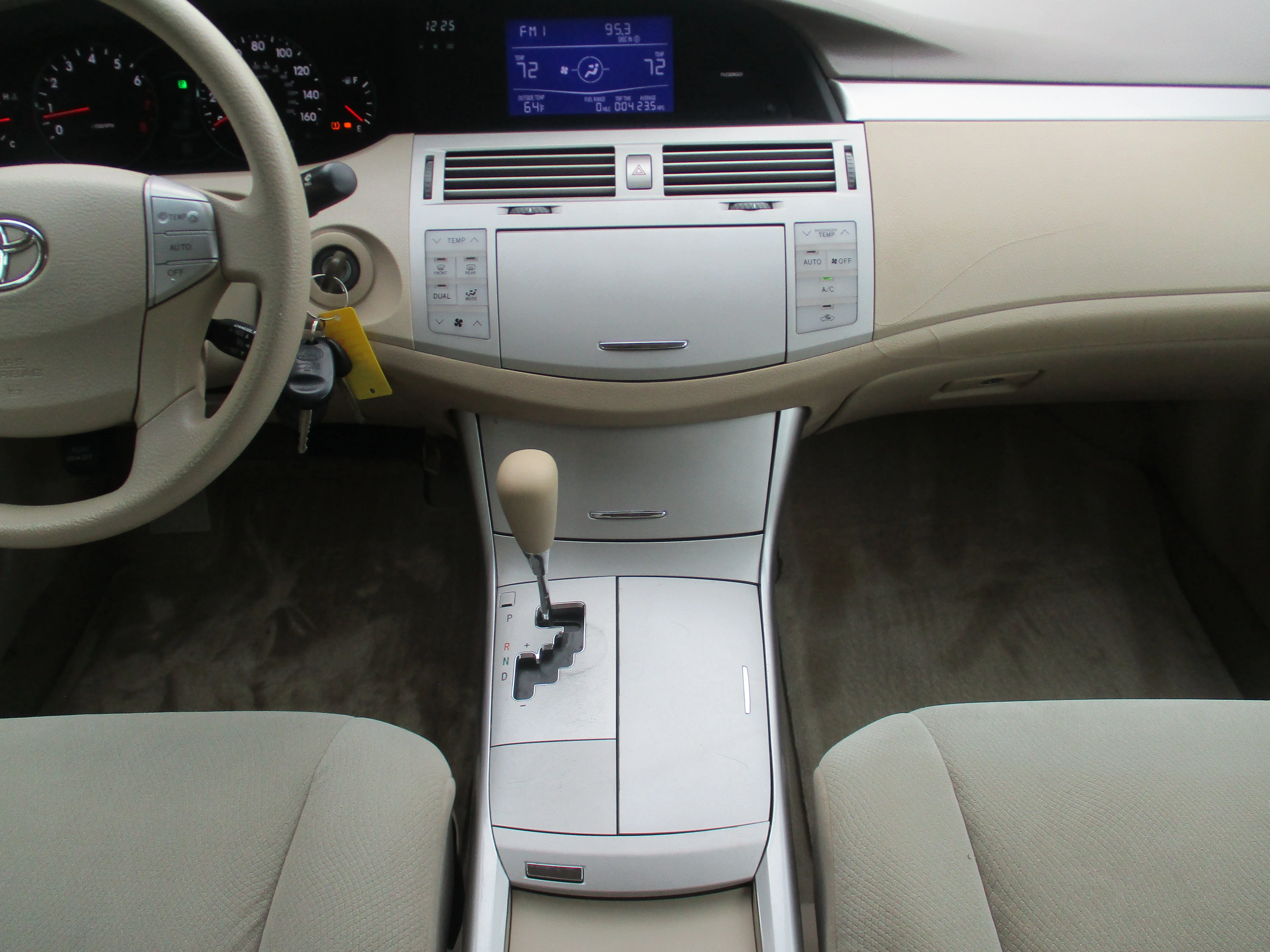 Used 2007 Beige Toyota  image 17