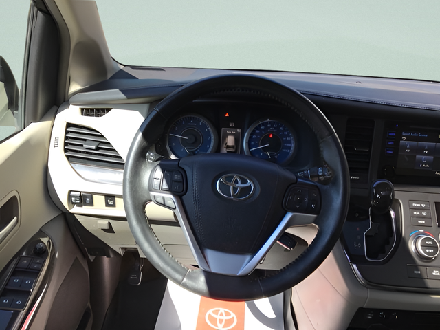 Used 2017 Red Toyota XLE image 12