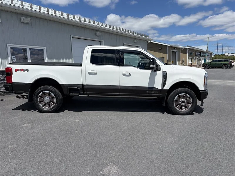 Used 2024 White Ford Super Duty King Ranch image 3