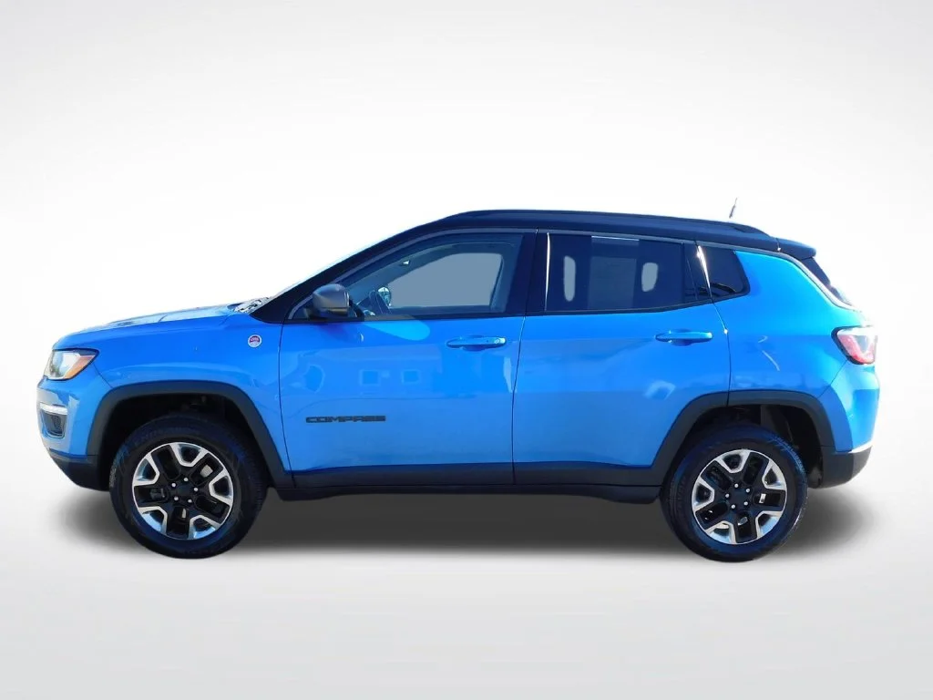 Used 2018 Blue Jeep Trailhawk image 6