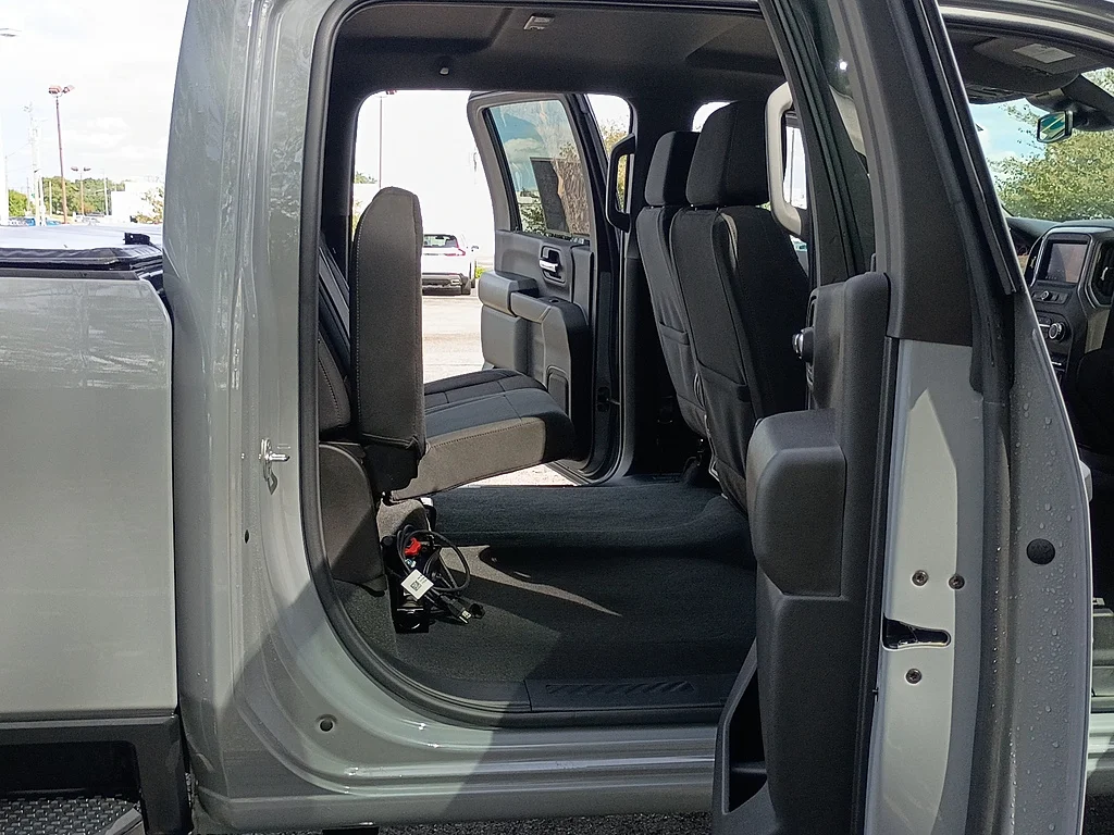 Used 2025 Slate Gray Metallic Chevrolet Custom image 16