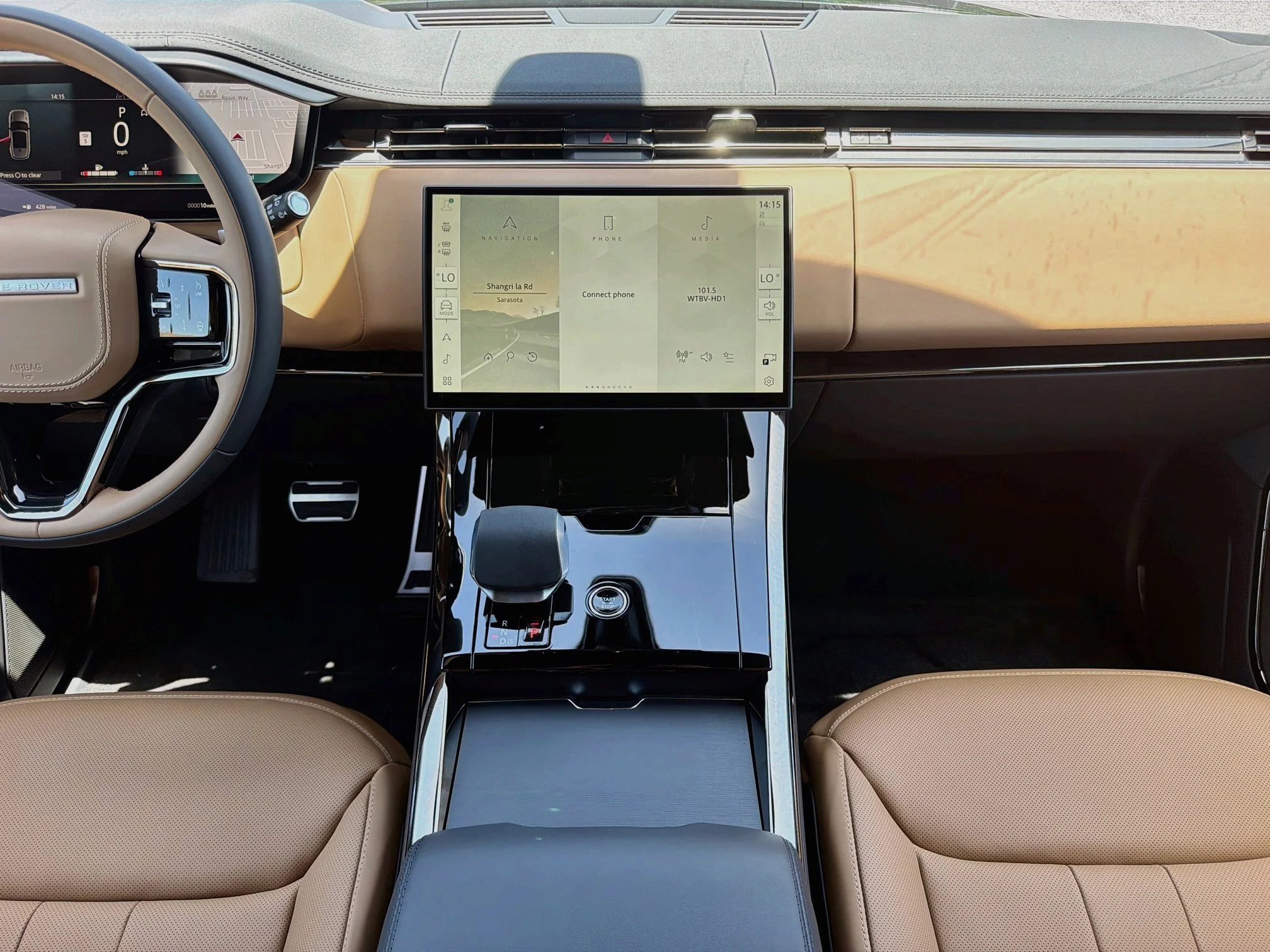 New 2026 Santorini Black Land Rover Dynamic SE image 20