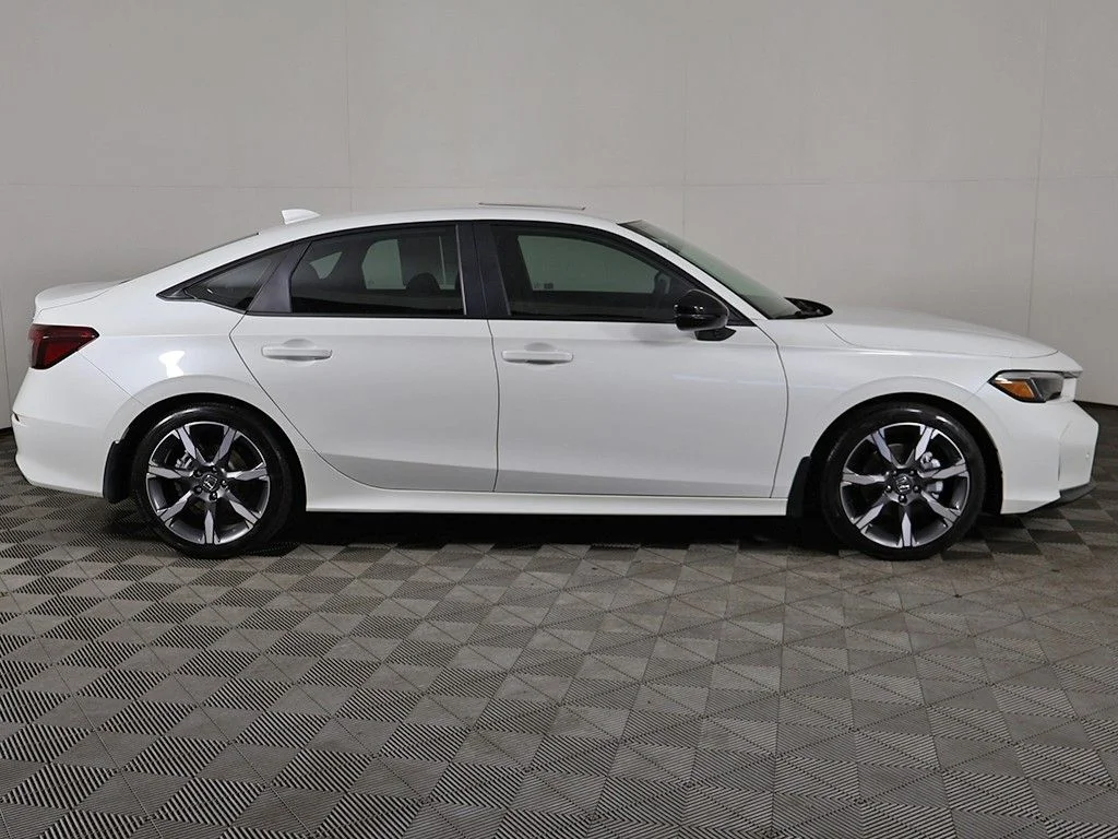 Used 2025 Platinum White Pearl Honda Sport Touring image 20