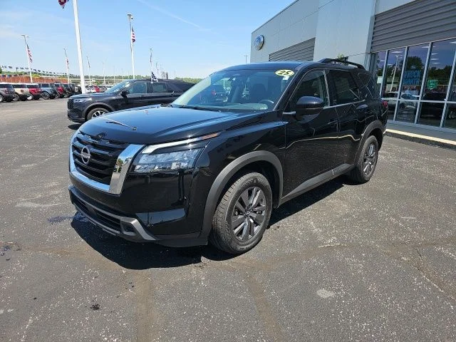 Used 2025 Super Black Nissan SV image 3