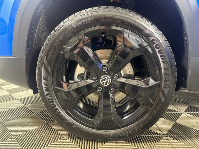 New 2026 Blue Volkswagen 1.5T SE Black image 13