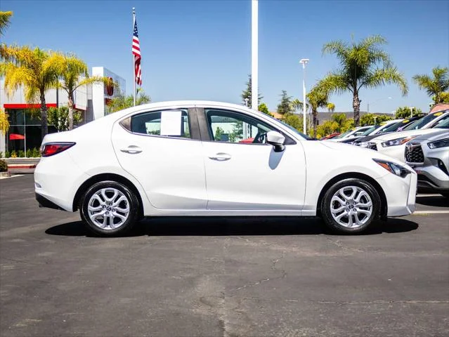Certified Used 2018 FROST Toyota  image 7