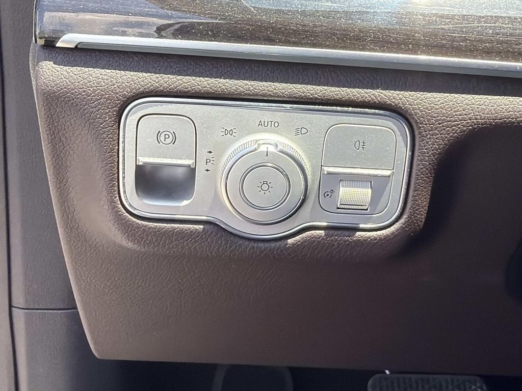 Certified Used 2022 White Mercedes-Benz GLE 350 image 21